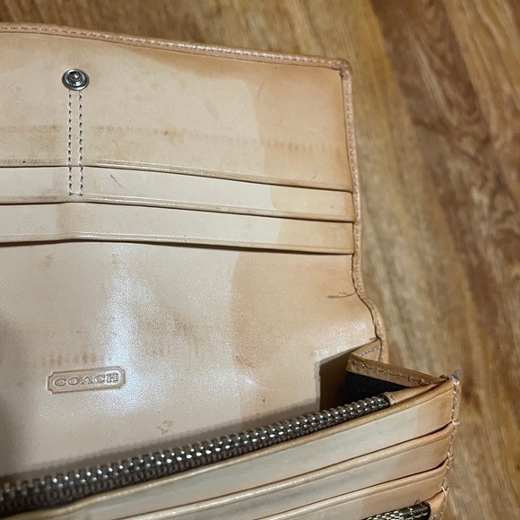 Women’s Coach wallet - Picture 3 of 5
